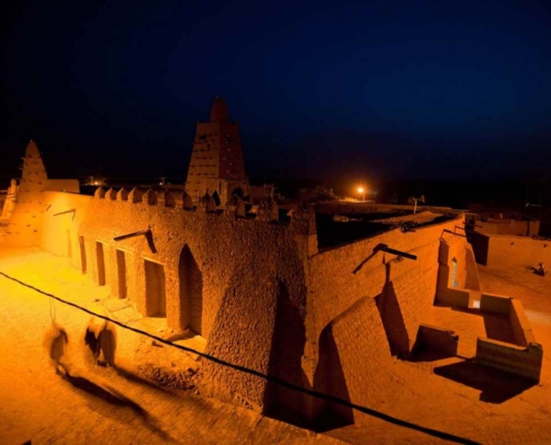 21. Aromaterapy in Timbuktu: ringworms and other 60 - Timbuktu-Mosque-sand-Brent-Stirton1200